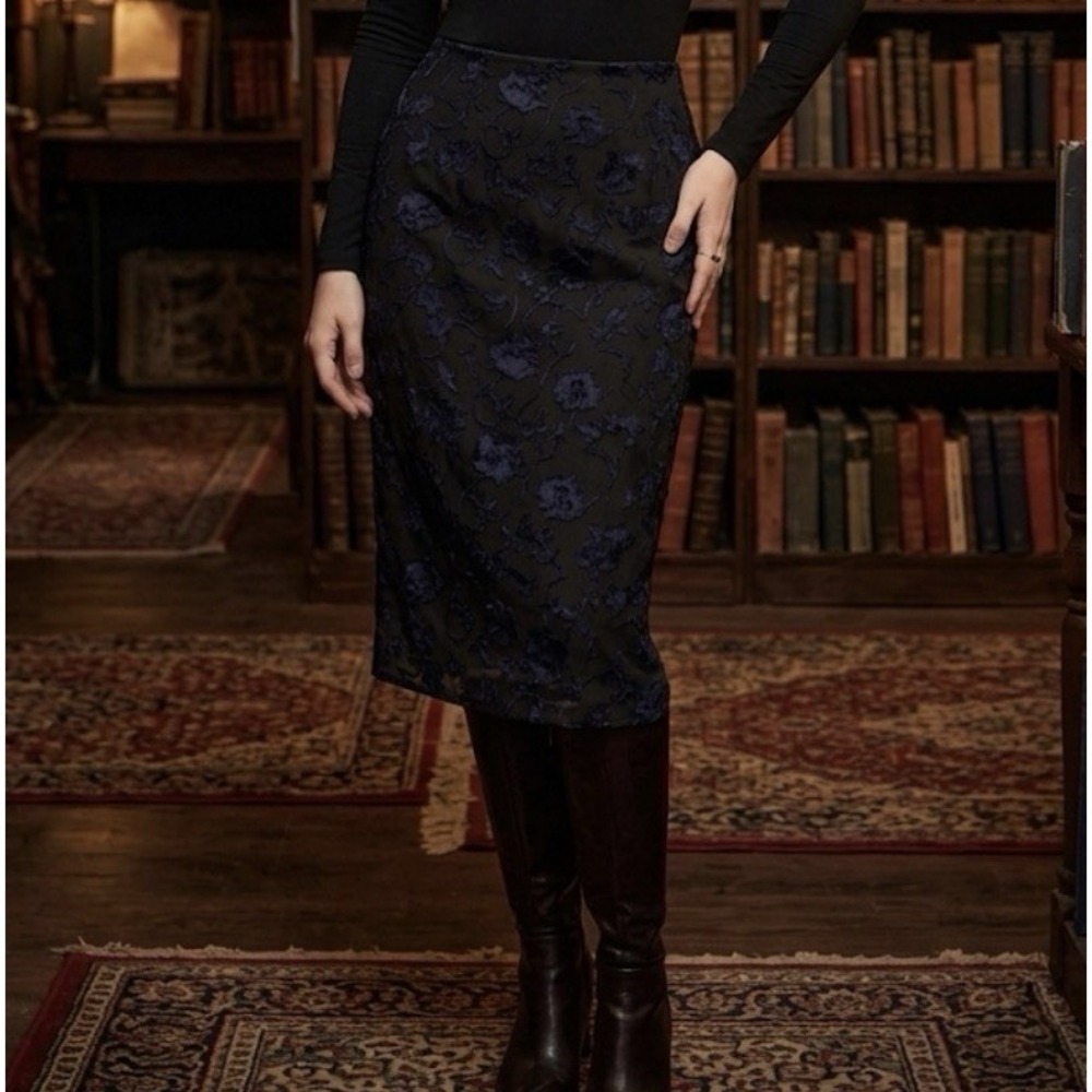 PRETA Velvet Floral Burnout Mesh Midi Pencil Skirt Size 42 Goth Dark Academia - Picture 4 of 11